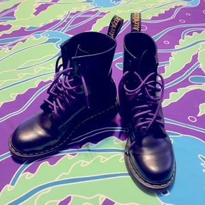Dr. Martens AirWair Women’s Leather Combat Boots 9